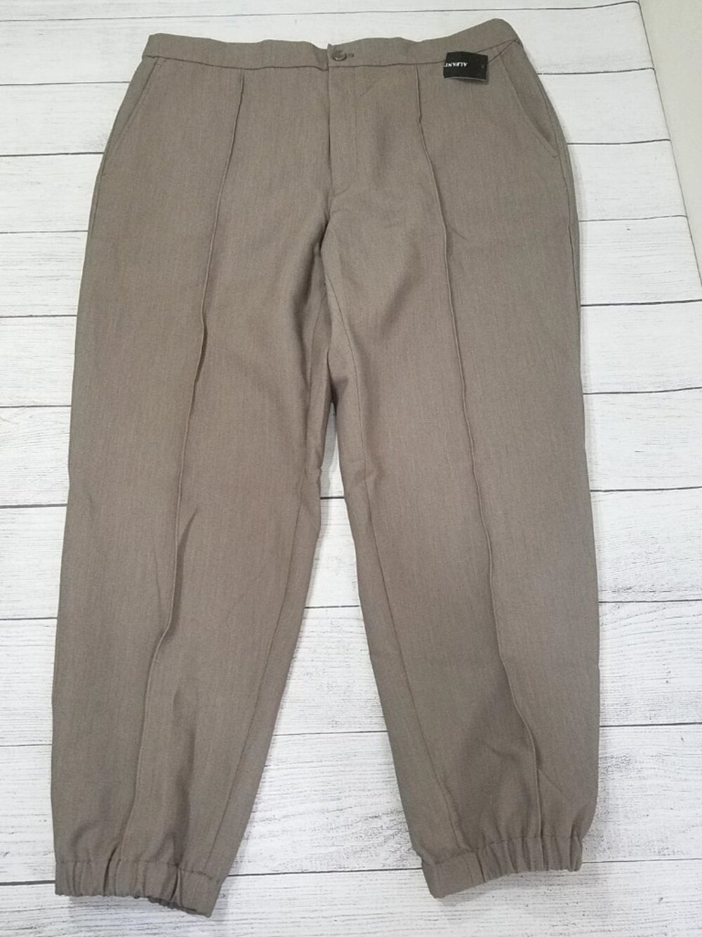 Alfani Regular-Fit Stretch Pleated Joggers Mens Size XL